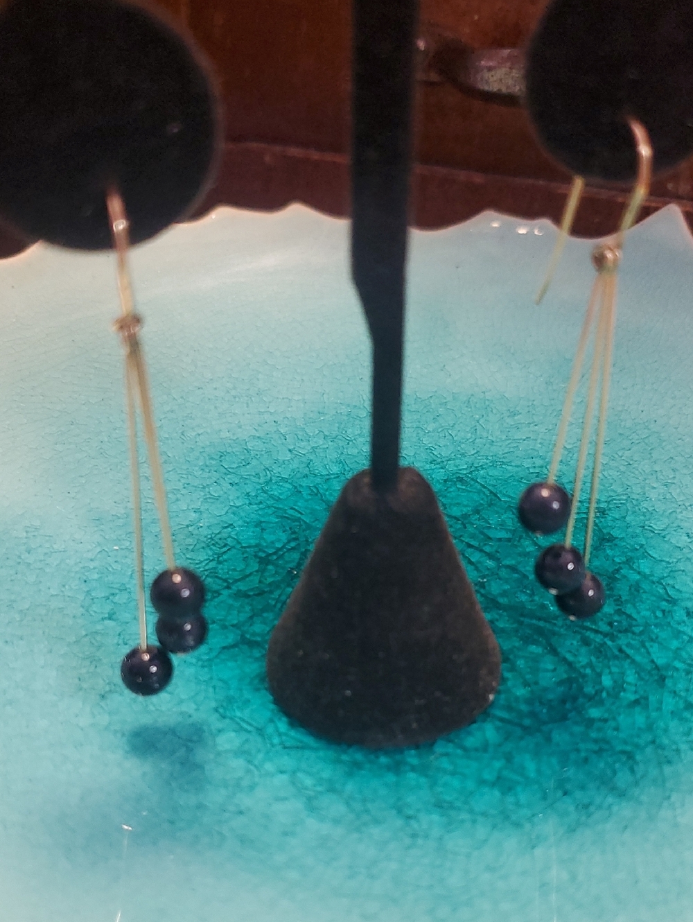 Elegant Speckled Black Drop Earrings - Gold Tone D